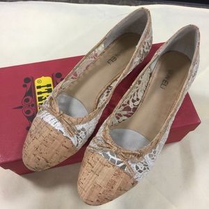 Vaneli lace and cork flats
